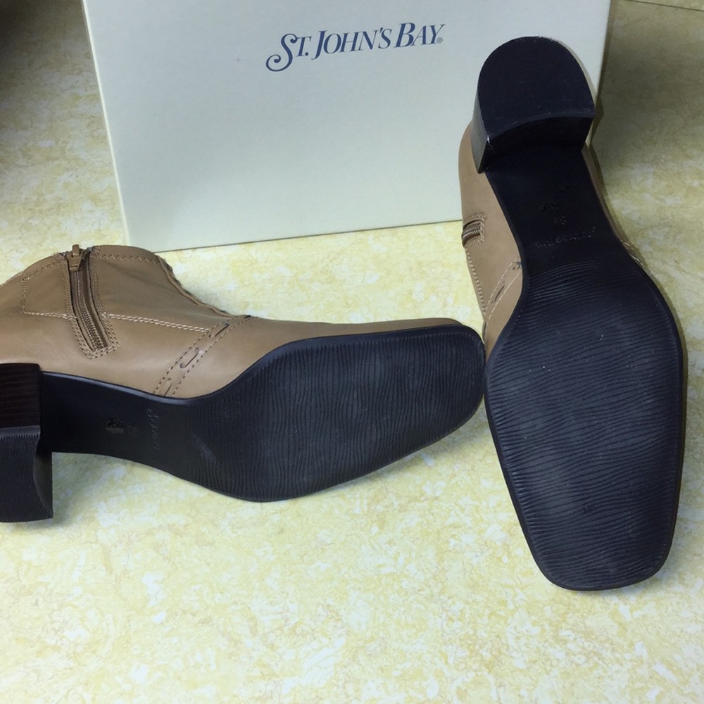 St John’s Bay Gigi Camel Ankle Boots w 2 “ Heel - Picture 5 of 8